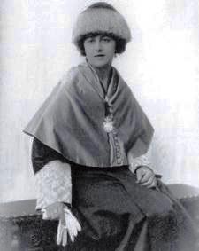 Angela G. de la Puerta. 4