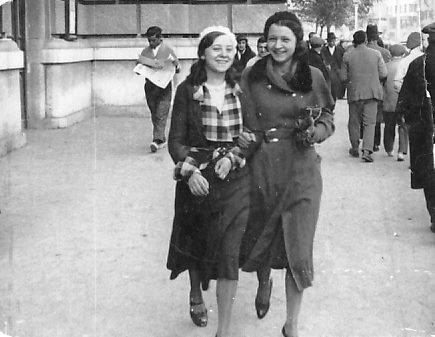 31069060_1933074600336182_2807942377086386176_n