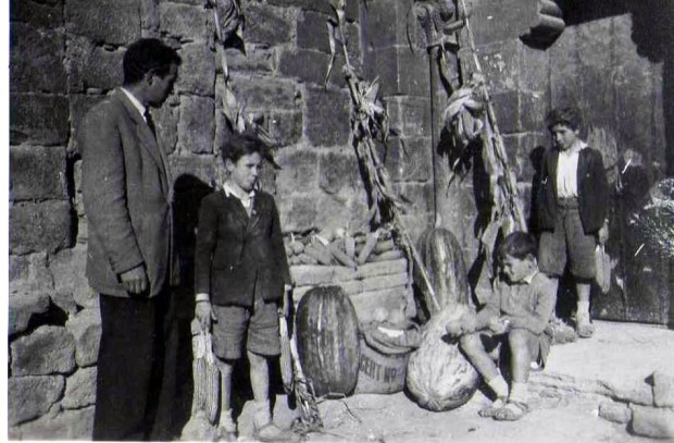 13. 1951-Exposición productos