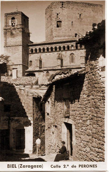 Julio Pablos. Mujer hilando